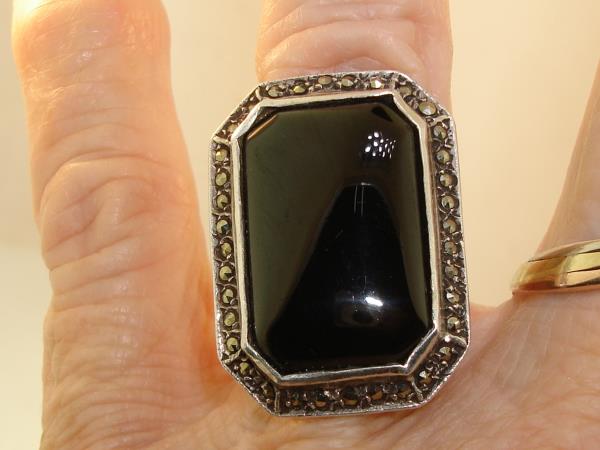 Vintage Sterling Silver Black Glass & Marcasite Ring - Size 6 1/2