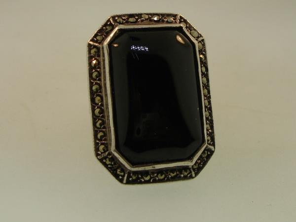 Vintage Sterling Silver Black Glass & Marcasite Ring - Size 6 1/2