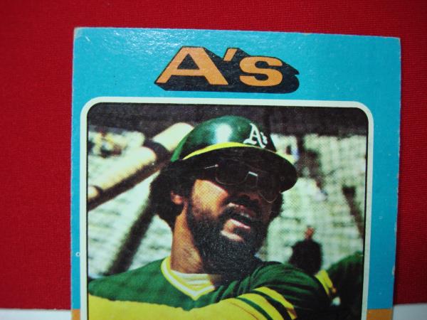 1975 Topps Reggie Jackson Oakland Athletics Baseball Card #300 (Vintage Charm)