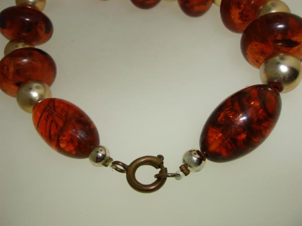✨ Vintage 1960s Amber Lucite & Gold Bead Necklace (24