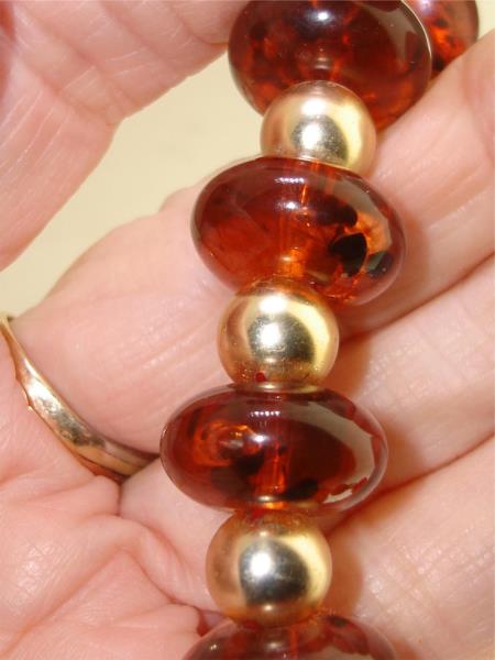 ✨ Vintage 1960s Amber Lucite & Gold Bead Necklace (24