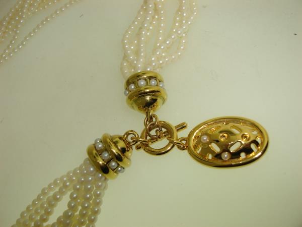 Vintage 1980s Faux Pearl Choker Necklace | 8 Strand Creamy White Chain Toggle