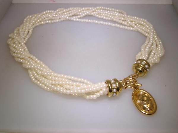 Vintage 1980s Faux Pearl Choker Necklace | 8 Strand Creamy White Chain Toggle