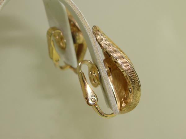 Vintage Trifari Crown Filigree Gold Tone Clip Earrings - Signed & Brushed Finish