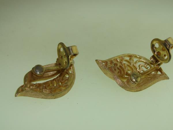 Vintage Trifari Crown Filigree Gold Tone Clip Earrings - Signed & Brushed Finish