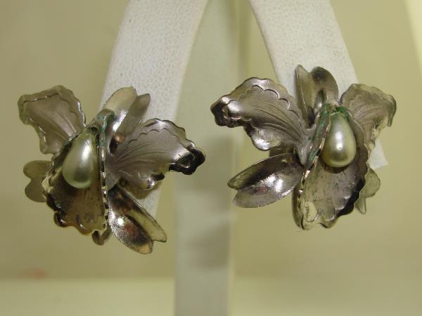 Vintage 1960s Silver Orchid Pin & Screw Back Earrings Set - Lovely Floral Jewelry