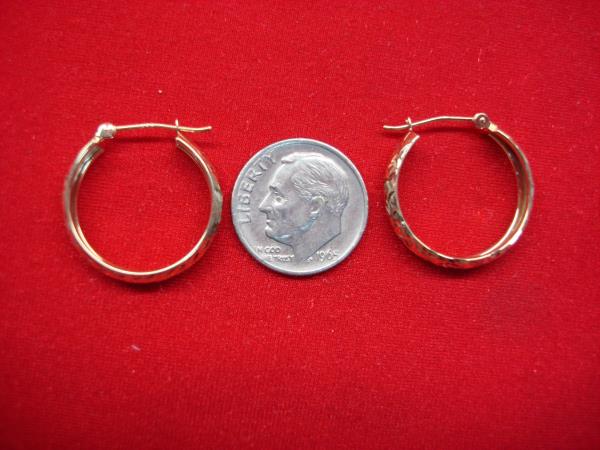 14K Yellow Gold Diamond Cut Hoop Earrings - Vintage N.O.S. 3/4 Inch