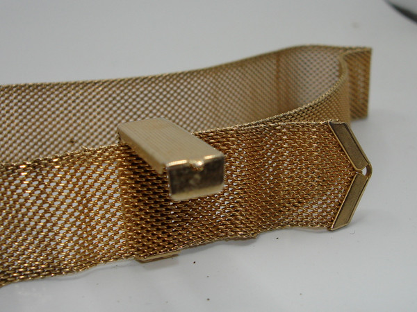 Vintage 1960s Gold Tone Mesh Choker Necklace - Elegant Statement Piece