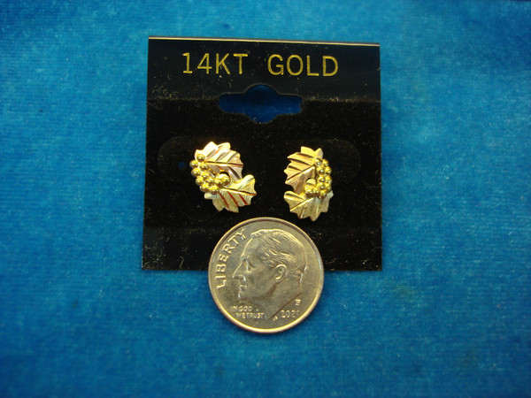 Vintage 10K Tri-Color Gold Leaf Earrings by Coleman Co. (Excellent Condition)