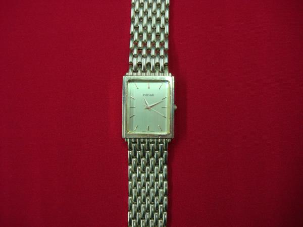 Pulsar V501-X110 Stainless Steel & Gold-Plated Wristwatch - Luxury Watch, Excellent Condition