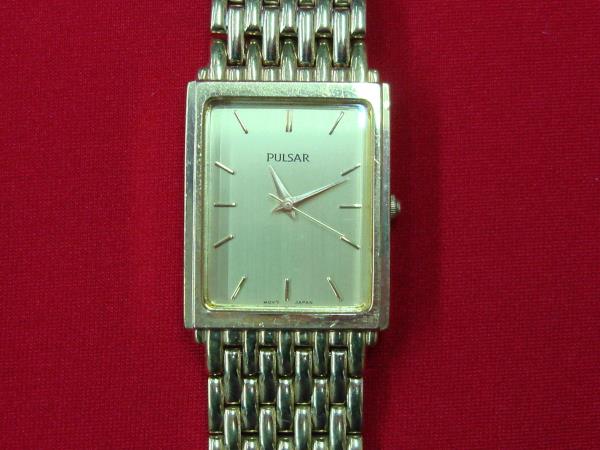 Pulsar V501-X110 Stainless Steel & Gold-Plated Wristwatch - Luxury Watch, Excellent Condition