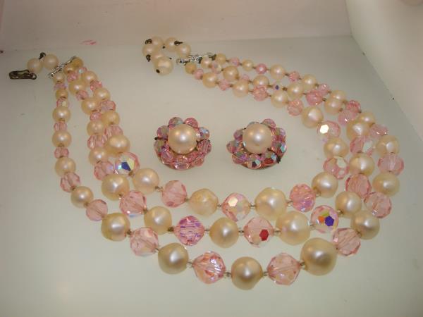 Vintage Laguna Pink Crystal & Faux Pearl Necklace & Earrings Set (17