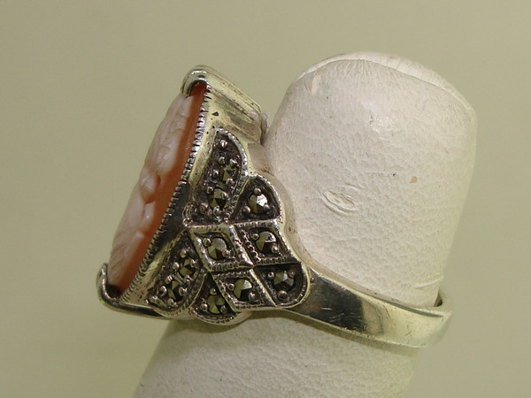 Vintage Sterling Silver Cameo Ring with Marcasite Accents - Size 4.5