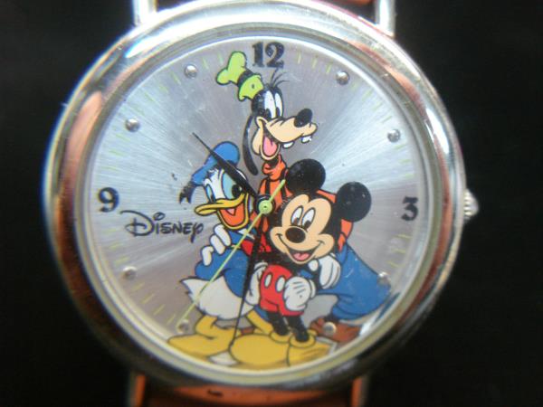 Vintage Disney Friends 70th Anniversary Mickey Donald Goofy Quartz Watch - New Band & Battery