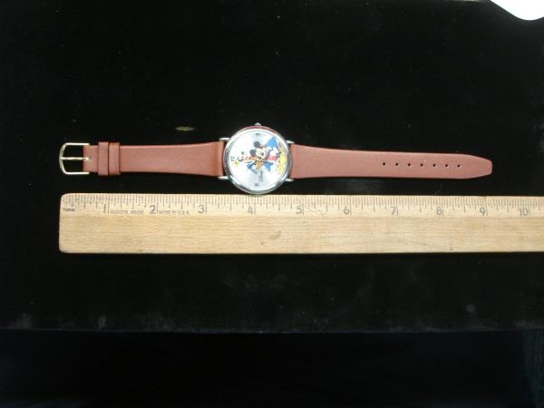 Vintage Disney Friends 70th Anniversary Mickey Donald Goofy Quartz Watch - New Band & Battery