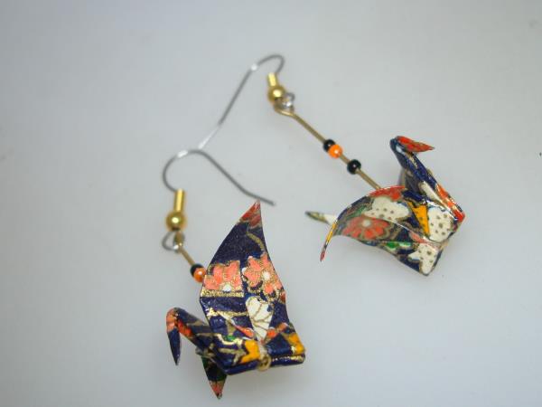 Artisan-Crafted Origami Bird Earrings - Colorful Hand-Painted Vintage Style