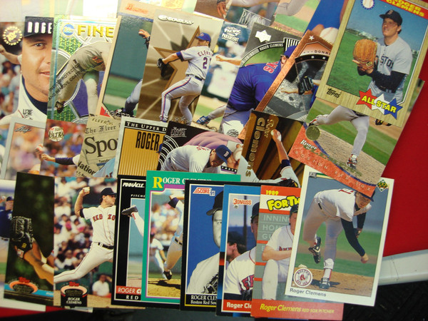 Vintage Roger Clemens Trading Card Collection (100 Cards) - Great Condition & Value!