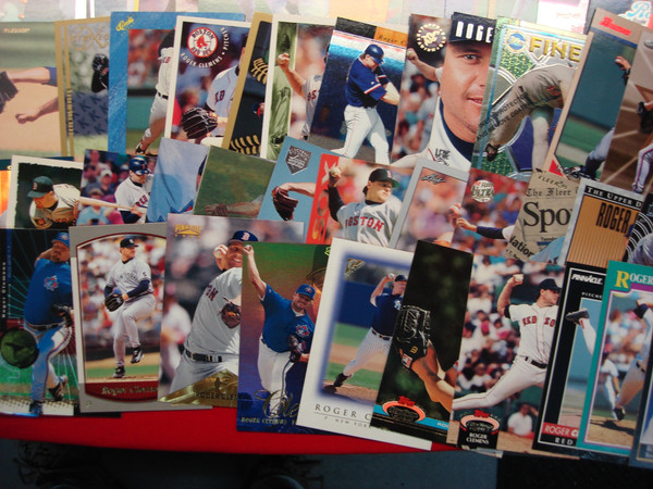 Vintage Roger Clemens Trading Card Collection (100 Cards) - Great Condition & Value!