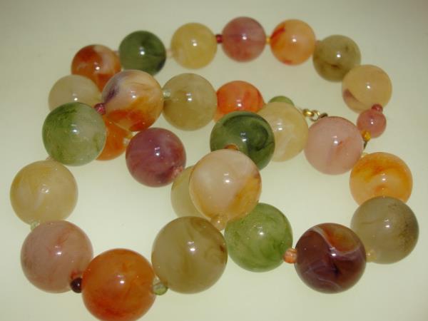 Vintage Lucite Choker Necklace | Multicolor Mottled Beads | 1970s-80s Style