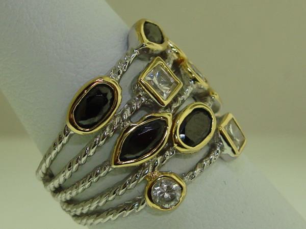 Stunning Sterling Silver Quartz Statement Ring (Size 6 1/2)