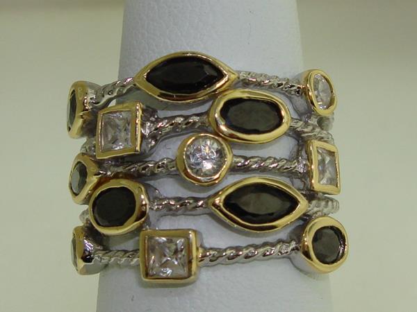 Stunning Sterling Silver Quartz Statement Ring (Size 6 1/2)