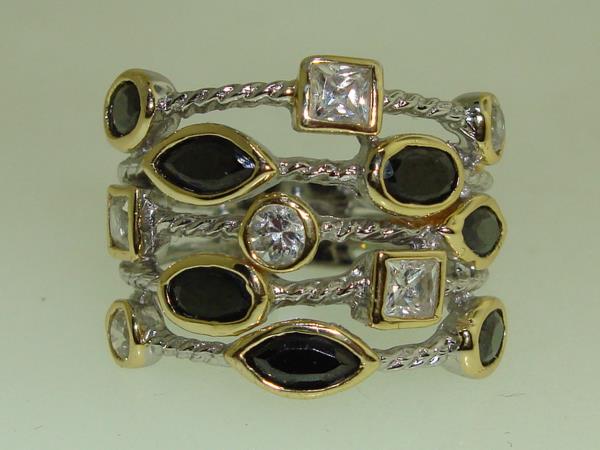 Stunning Sterling Silver Quartz Statement Ring (Size 6 1/2)