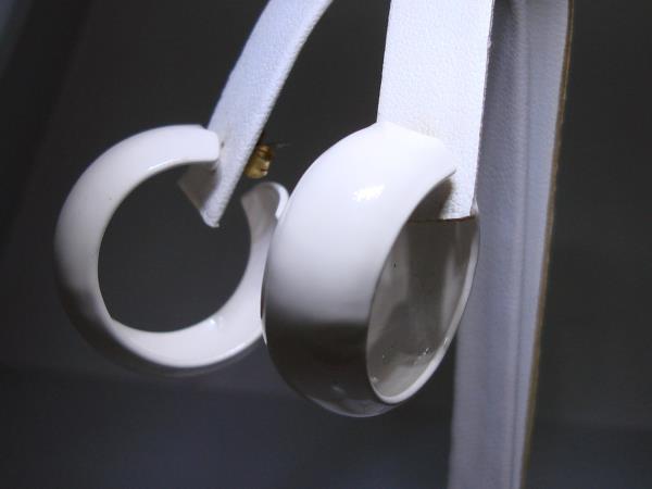 Vintage 1980s White Enamel Hoop Earrings | 80s Fashion Jewelry