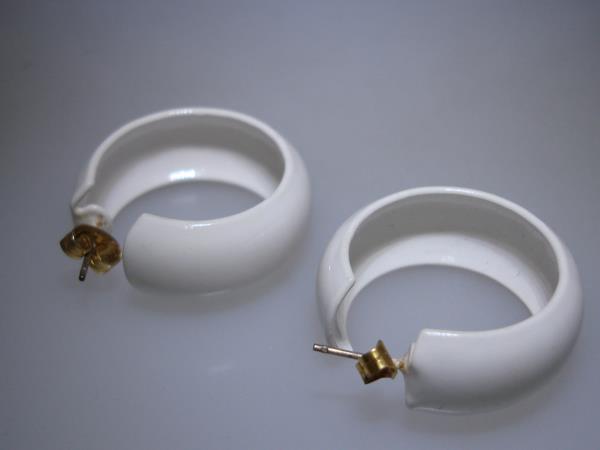 Vintage 1980s White Enamel Hoop Earrings | 80s Fashion Jewelry