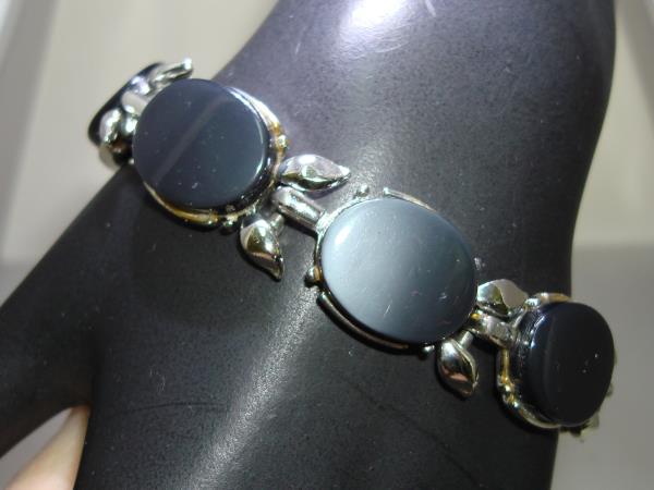 Vintage 1950s Lucite Bracelet | Gray/Blue Disc & Leafy Accents | Mid-Century Jewelry