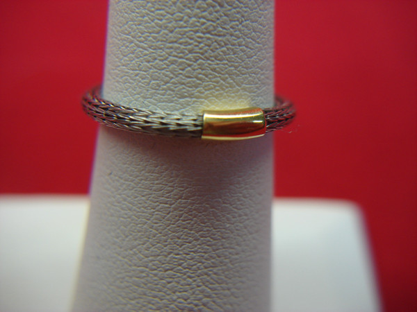 18K Gold Accented Stainless Steel Cable Ring (Size 6) - Excellent Condition