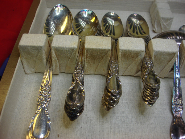 Victorian Rose Silverplate Flatware Set by WM. ROGERS & SON (54pc, Service for 8)