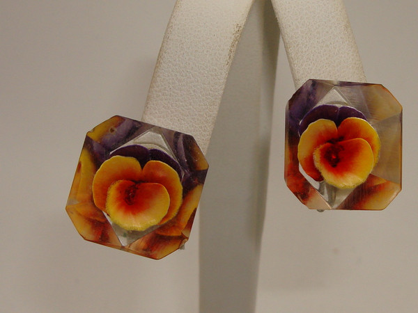 Vintage 1950s Lucite Pansy Screw Back Earrings | Multicolor Inlay