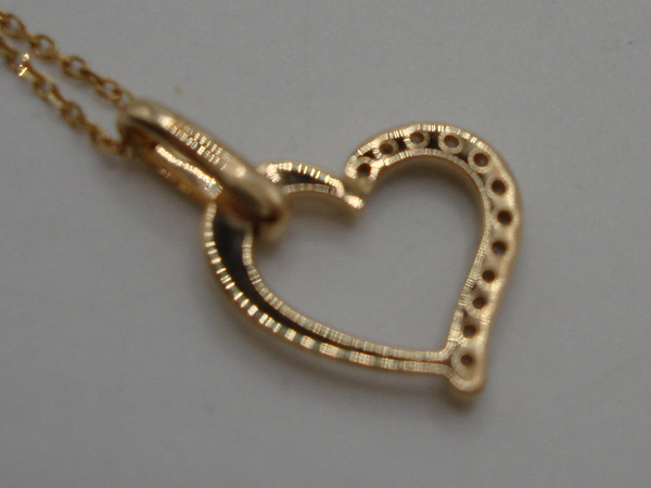 14K Gold Heart Diamond Pendant Necklace - Elegant & Sparkling