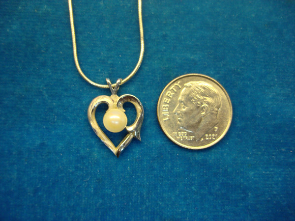 Sterling Silver Heart Pendant Necklace with Cultured Pearl - Vintage & Elegant