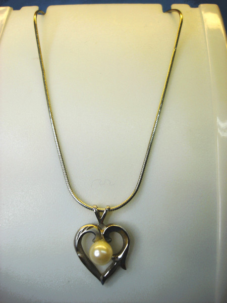 Sterling Silver Heart Pendant Necklace with Cultured Pearl - Vintage & Elegant