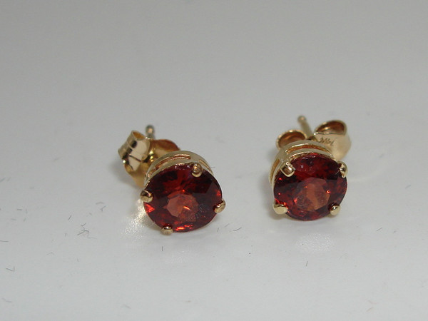 14K Gold Garnet Stud Earrings (Approx. 1 Carat Total Weight)