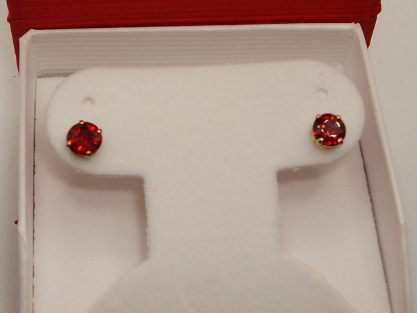 14K Gold Garnet Stud Earrings (Approx. 1 Carat Total Weight)