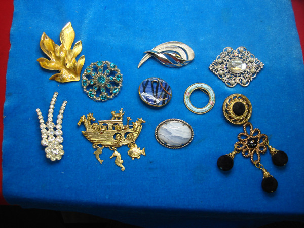 Estate Jewelry Collection: 10 Unique & Usable Costume Pins - Vintage Style