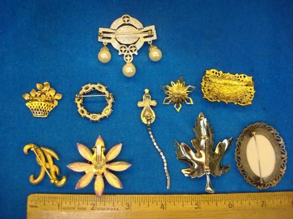 10 Unique Costume Pins - Variety Lot - Fashion Jewelry Accessories