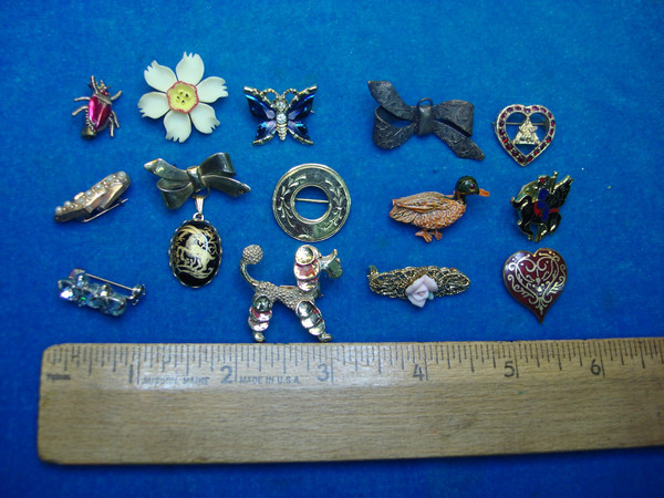 Vintage Estate Jewelry Lot: 15 Unique Smaller Costume Pins