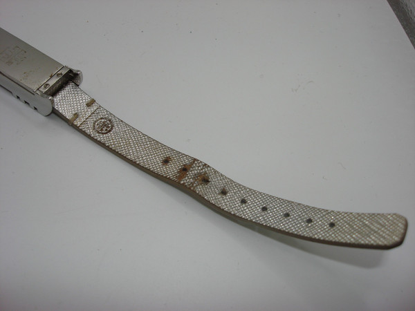 Pre-Owned Tory Burch Fitbit Flex Metallic Leather Bracelet - Like New