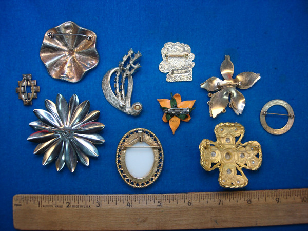 Vintage Estate Jewelry Lot: 10 Unique Costume Pins - Collectors' Items