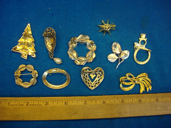 Estate Jewelry 10-Piece Pin Lot - Unique & Usable Vintage Pins for Collectors