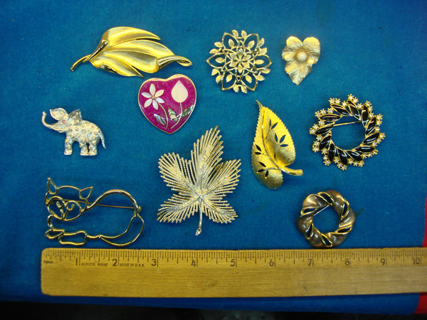 Vintage Costume Pin Collection (10 pc Lot) - Unique Designs & Estate Jewelry