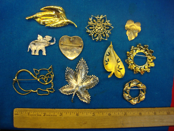 Vintage Costume Pin Collection (10 pc Lot) - Unique Designs & Estate Jewelry