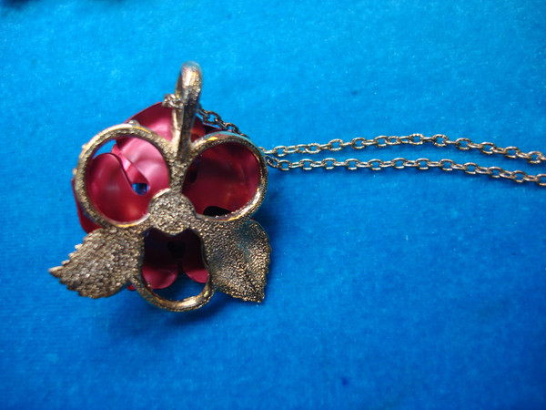 Vintage 1950s American Beauty Jewelry Set - Necklace, Bracelet & Earrings (Never Worn)