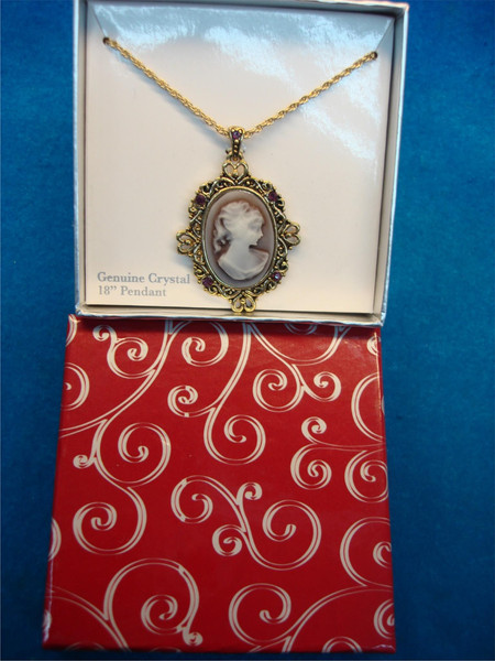 Authentic Vintage Cameo Pendant Necklace | 14K Gold, New in Original Box