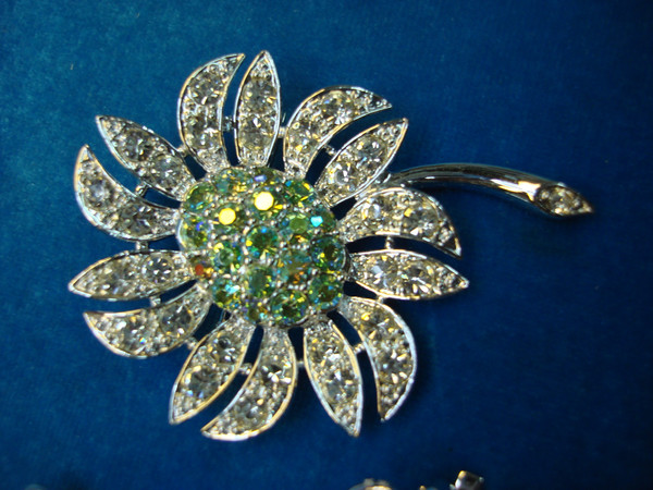Vintage Sarah Coventry Pin & Earring Set (Sparkling Clear Stones) - Original Box, Unworn