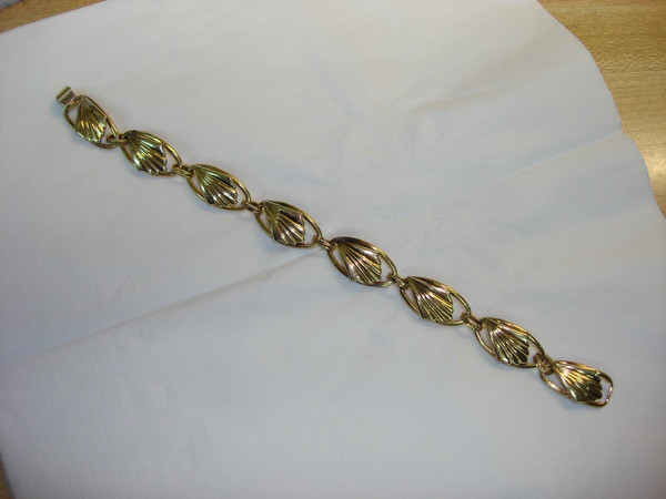 Vintage Simmons Gold Tone Leaf Bracelet (1940s-50s) | 6.5