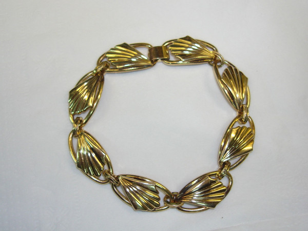 Vintage Simmons Gold Tone Leaf Bracelet (1940s-50s) | 6.5